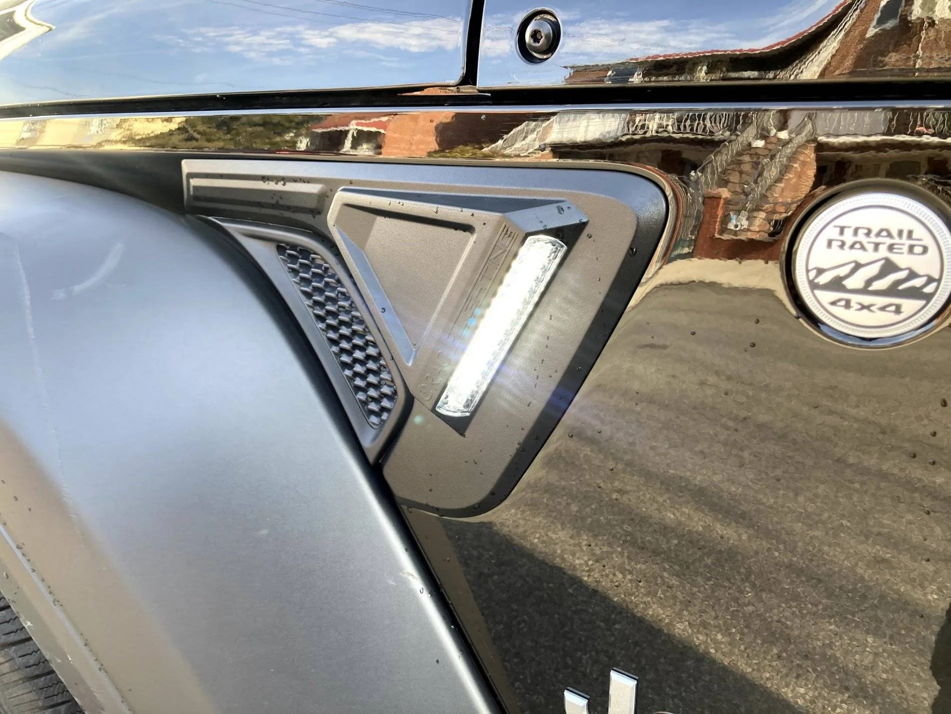 Jeep Wrangler JL Pulled the Trigger on Fender Vent Lights! (Running/Turn combo) IMG_0115