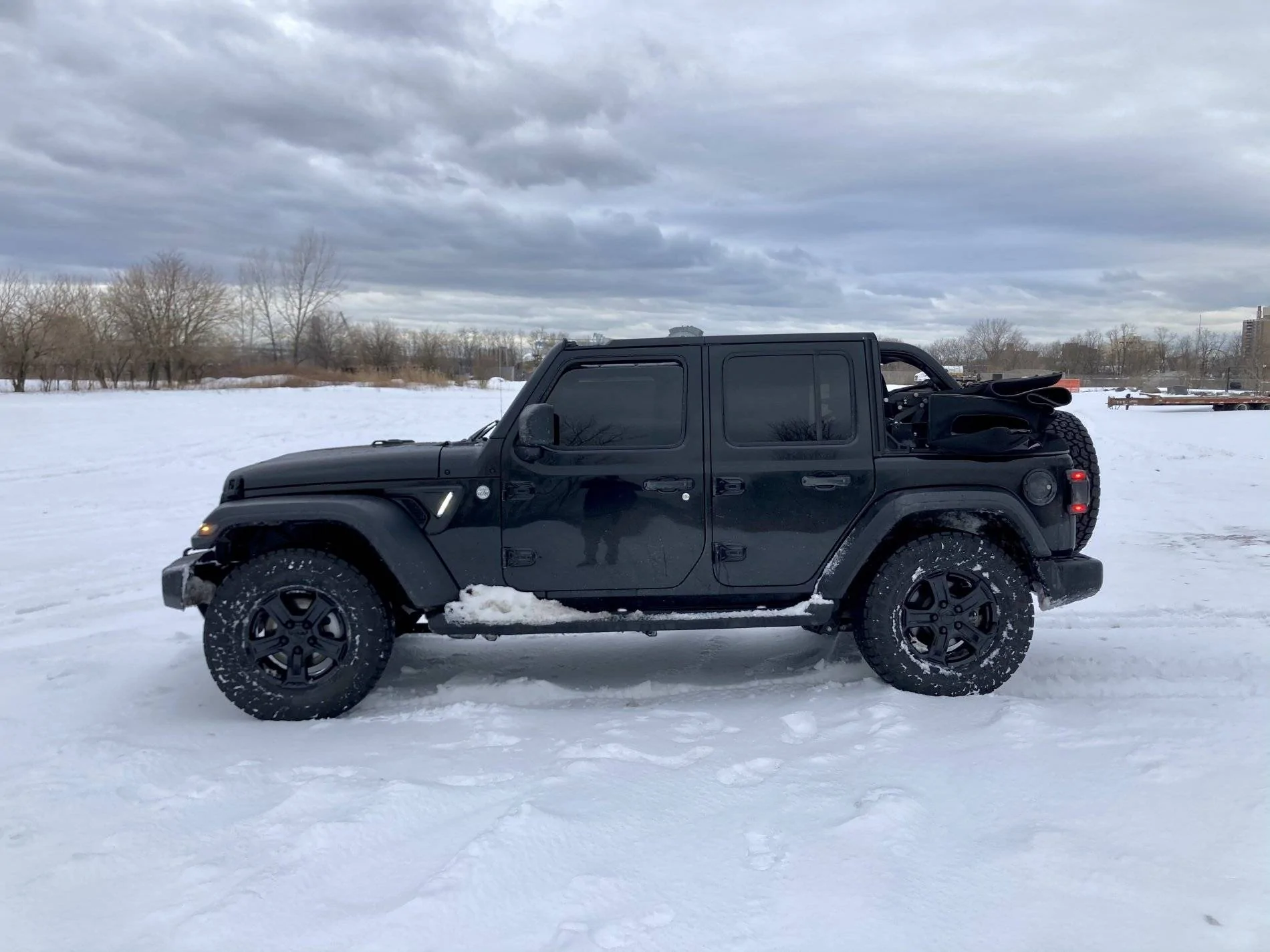 Jeep Wrangler JL Pulled the Trigger on Fender Vent Lights! (Running/Turn combo) BF466853-E582-4F5E-B4F2-7B0016930F1F