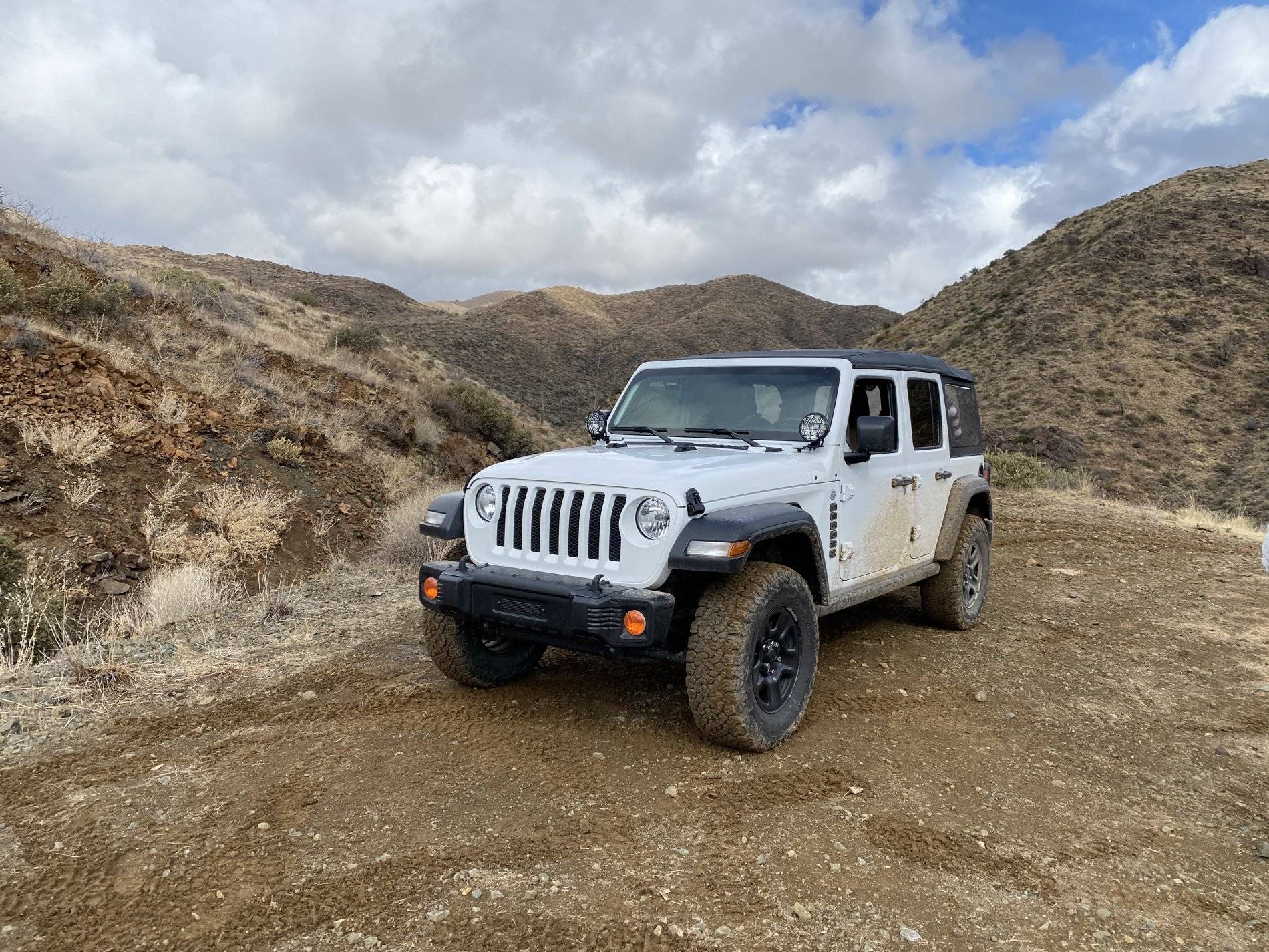 Jeep Wrangler JL Stubby Bumper. Let's see them. 29BBCBC4-A733-417E-A76A-6619B8E139E1
