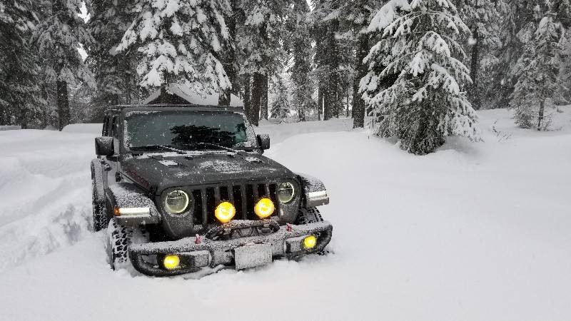 Jeep Wrangler JL Jeeps in Snow... post pics. dustdriver_snowday_800x450