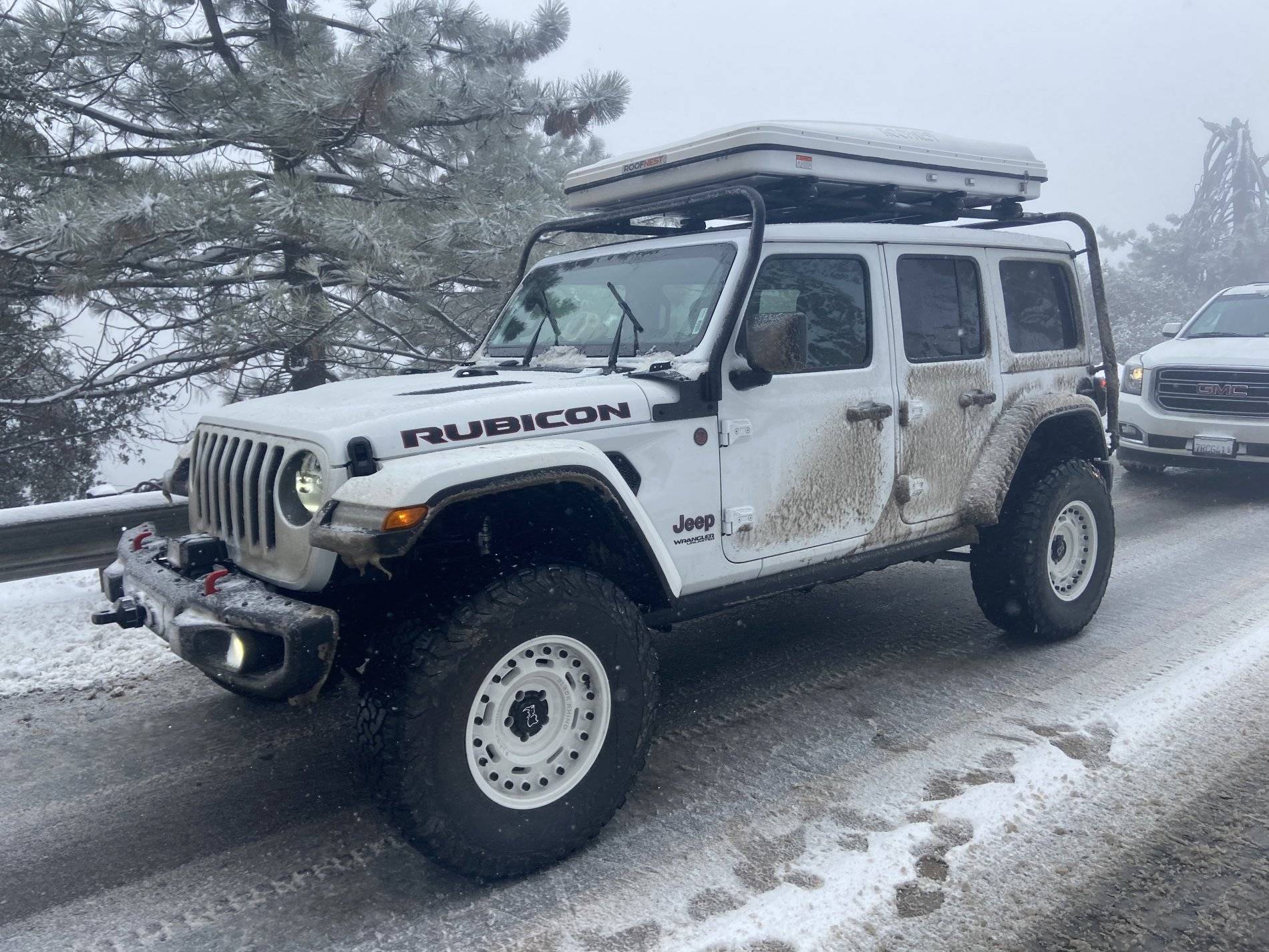 Jeep Wrangler JL Sky One Touch Headliner? IMG_2310