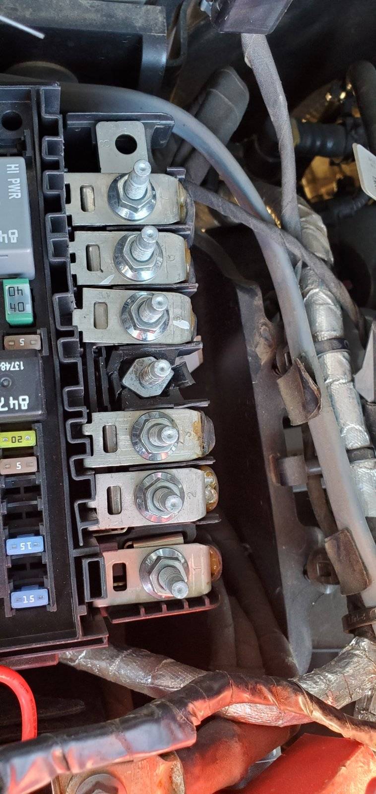 Jeep Wrangler JL Fuse Block Terminal Connections Fuse Array