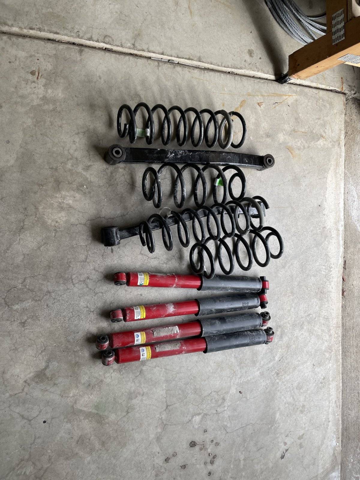 Jeep Wrangler JL JLUR Suspension components 80C81C6D-690B-4E18-82EC-4E52BB91329A