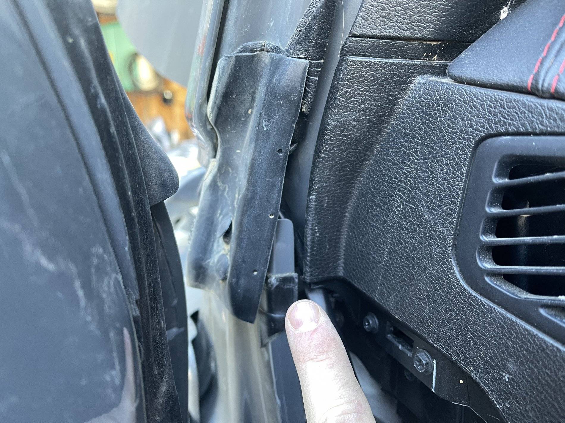 Jeep Wrangler JL KC HiLites Flex Era 4 install IMG_0311