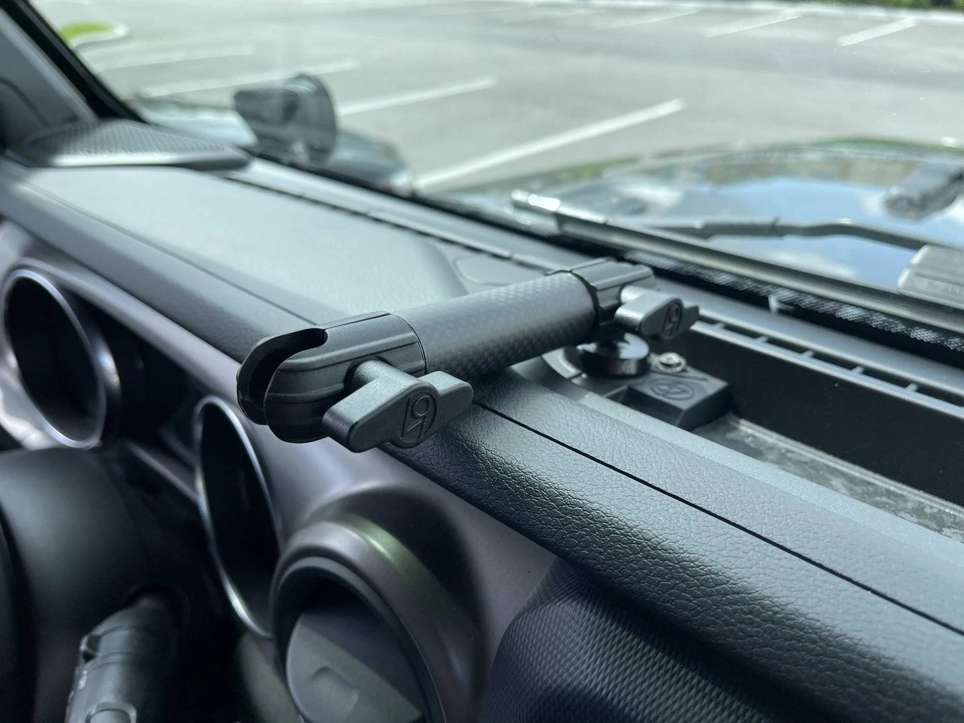 Jeep Wrangler JL FS: 67D driver side mount and arm 277AA5E5-A097-41A2-A617-476AA9854678