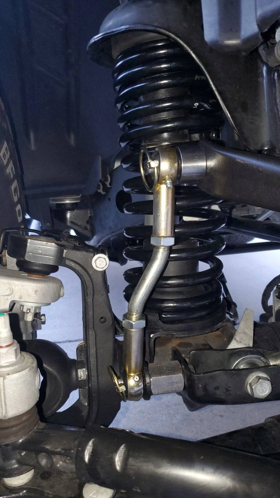 Jeep Wrangler JL Installed 2.5" Rock Krawler X-Factor Flex System Lift Passenger sid