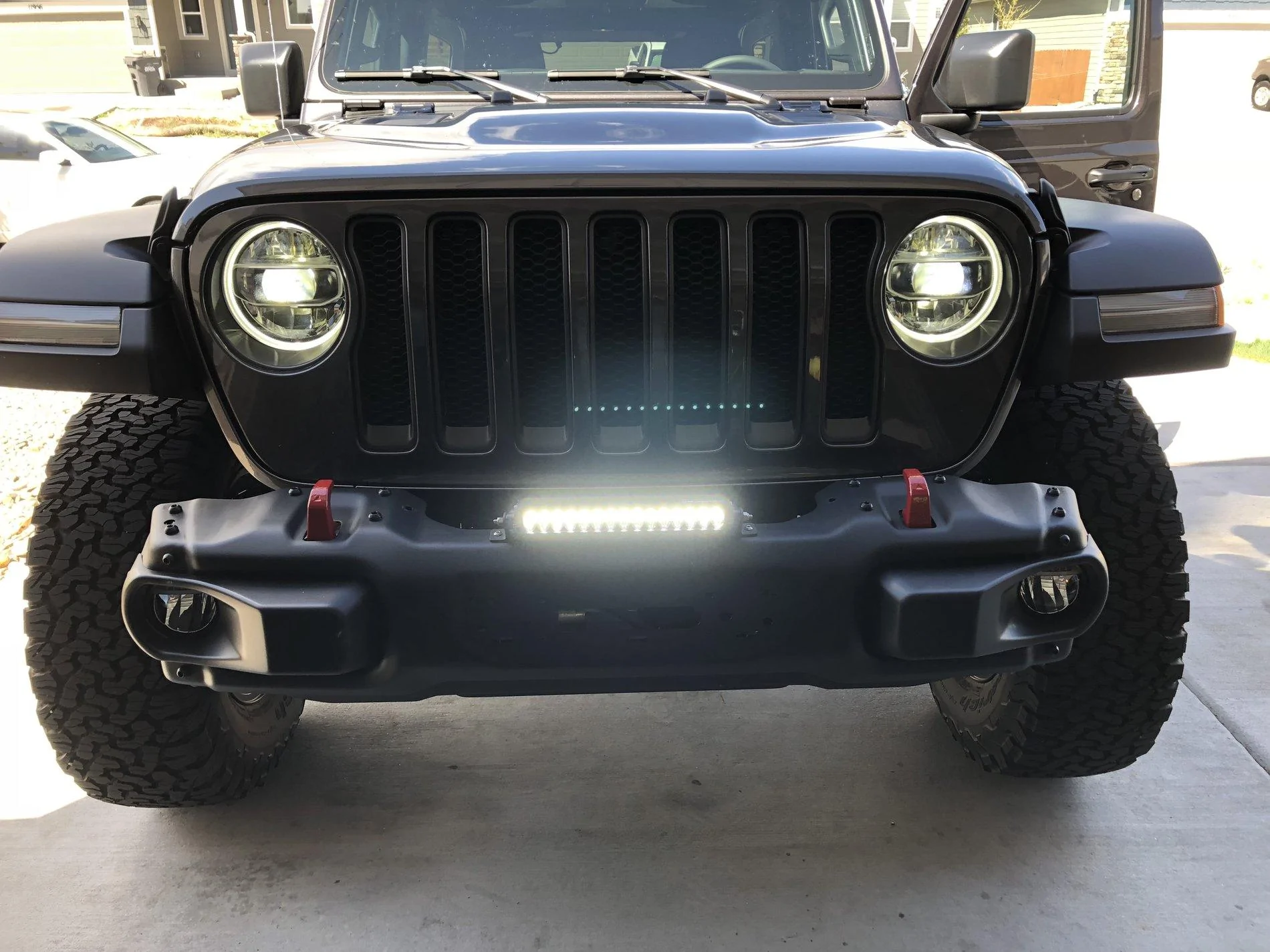 Jeep Wrangler JL Added a light bar... IMG_4179