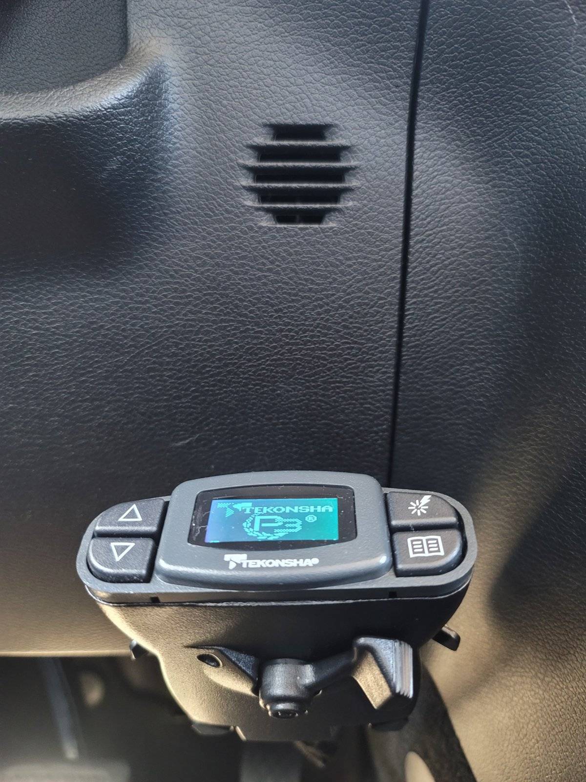 Jeep Wrangler JL Has anyone installed the Mopar Trailer Brake Controller? 20210305_133751