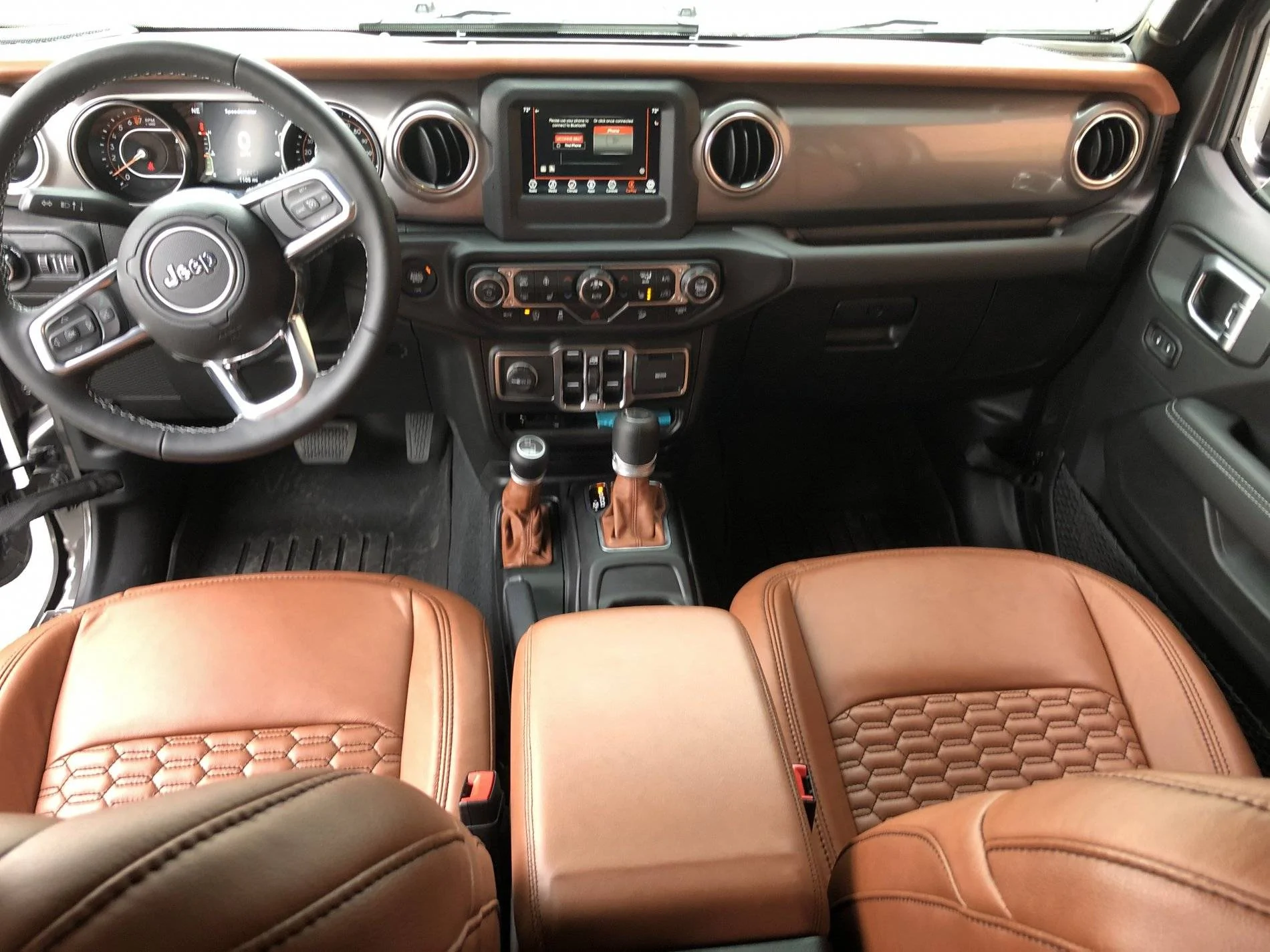 Jeep Wrangler JL Installed new leather interior ADE033E9-2FDE-4D8E-A8DB-80F8E3B34A7C