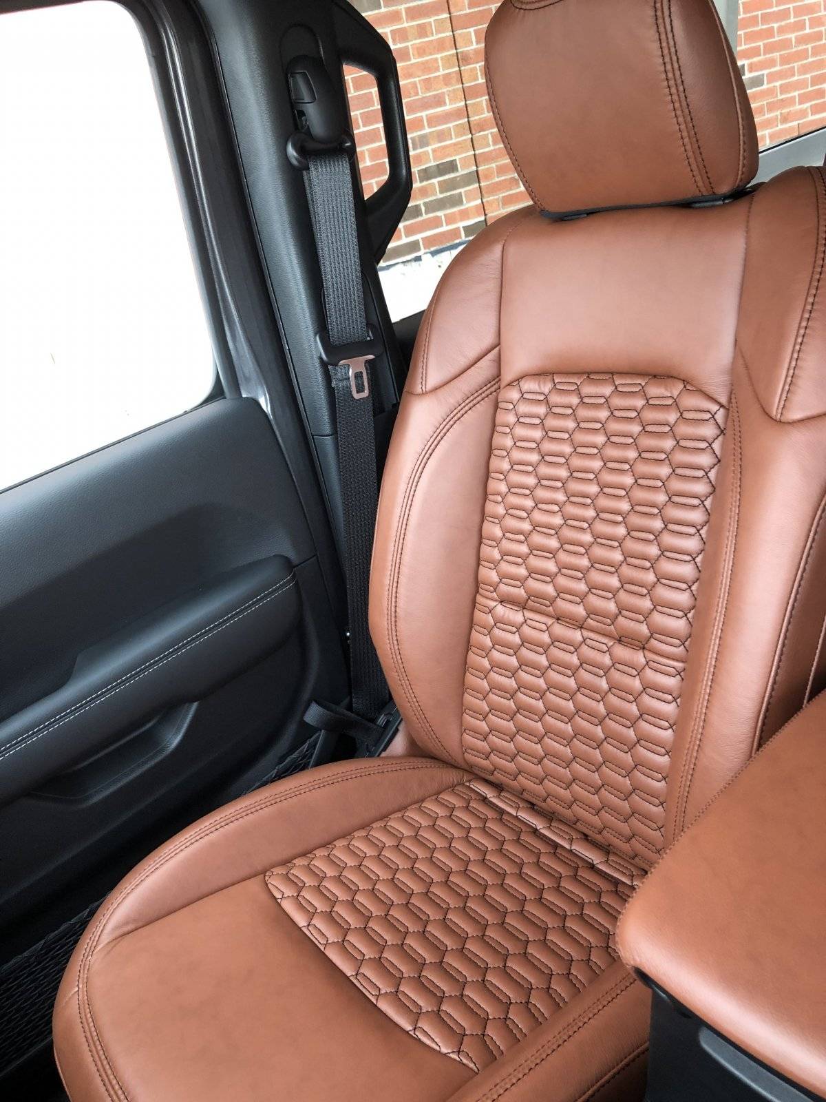 Jeep Wrangler JL Installed new leather interior 14F9E8FE-B25C-48D0-BAE0-072726233FA3
