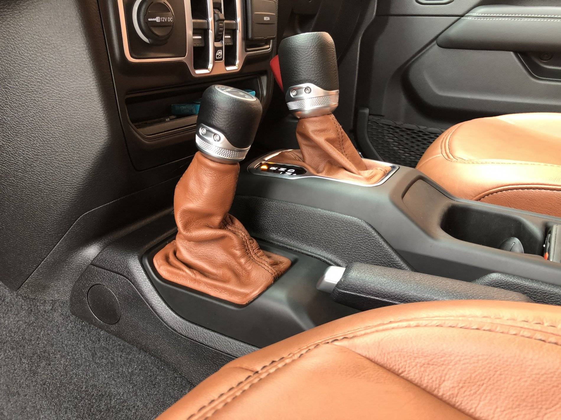 Jeep Wrangler JL Installed new leather interior D6091915-F4A1-4D35-8CEA-923DBCF64341