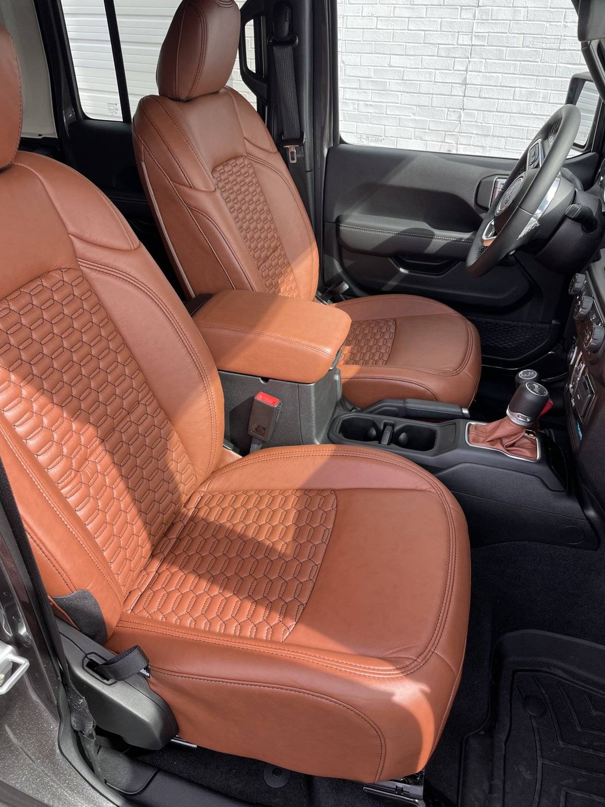 Jeep Wrangler JL Installed new leather interior 7906F673-127E-4D97-9C21-A9DE2164580F