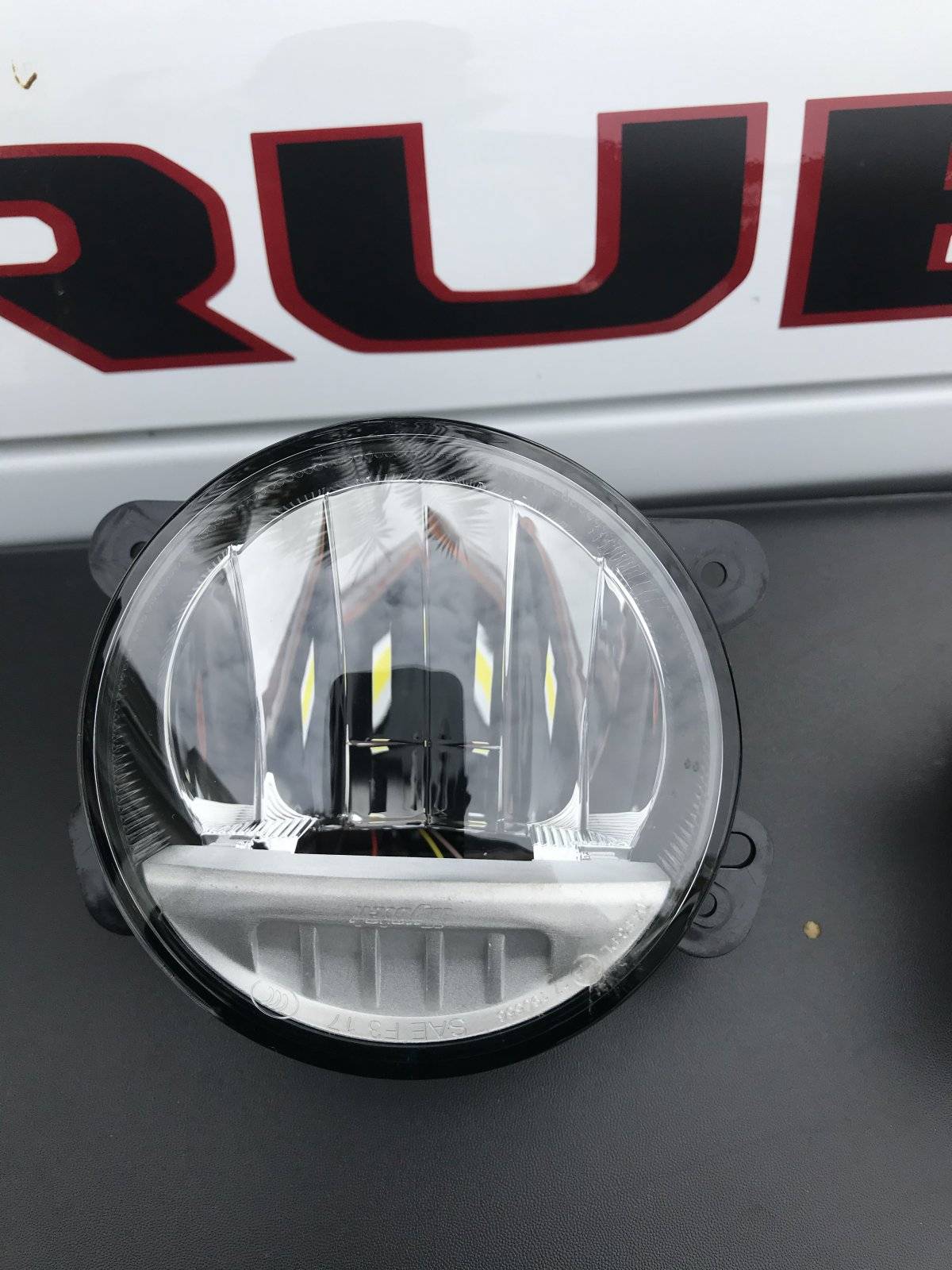 Jeep Wrangler JL Factory LED fog lights 608771DF-A879-4EFB-AE13-501120BAE1BF