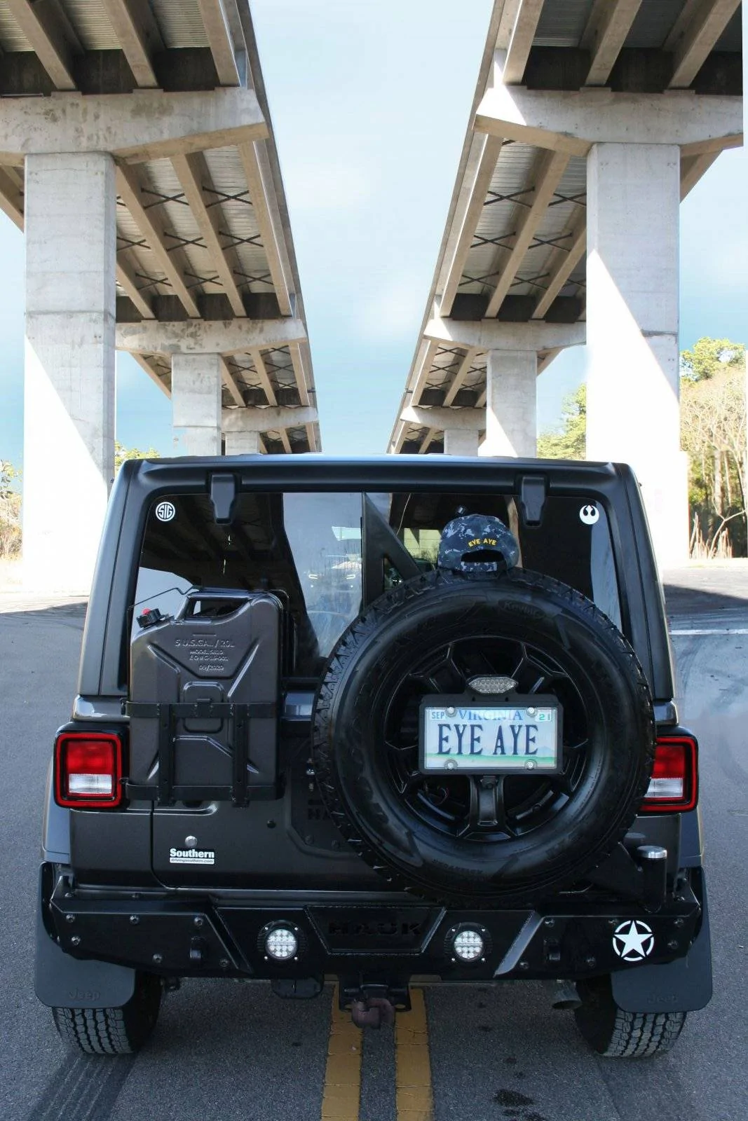 Jeep Wrangler JL Spare / Gas Can Mounting Question IMG_5522
