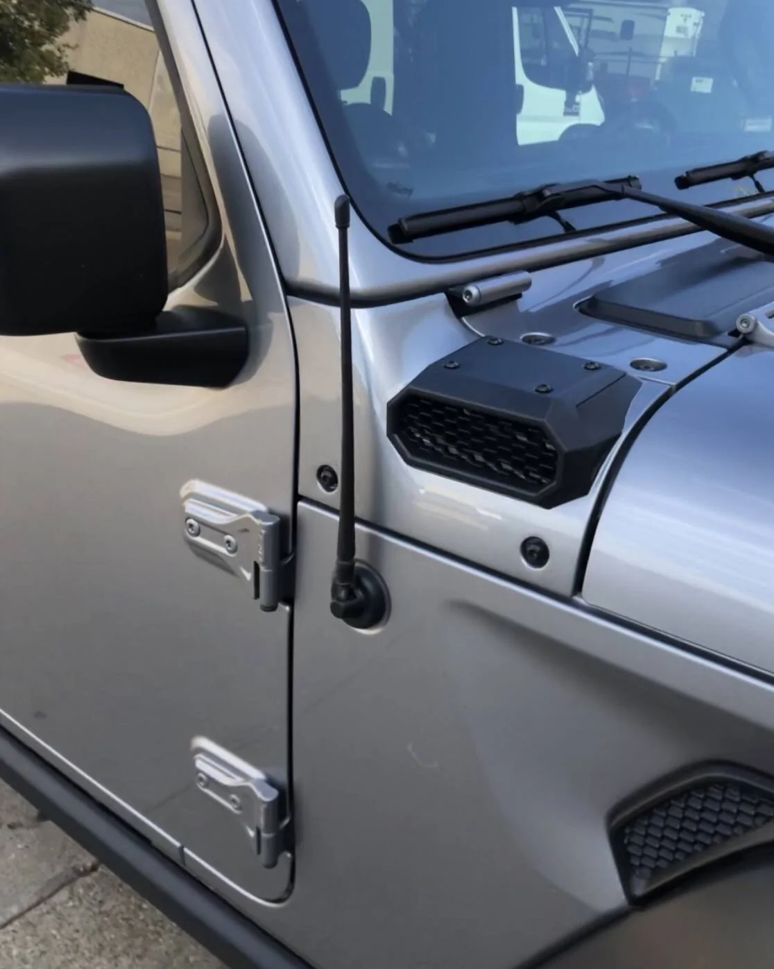 Jeep Wrangler JL Debadging Problem 39AF7D7D-2A2E-4EC0-ADE8-7EC4F6613EC0