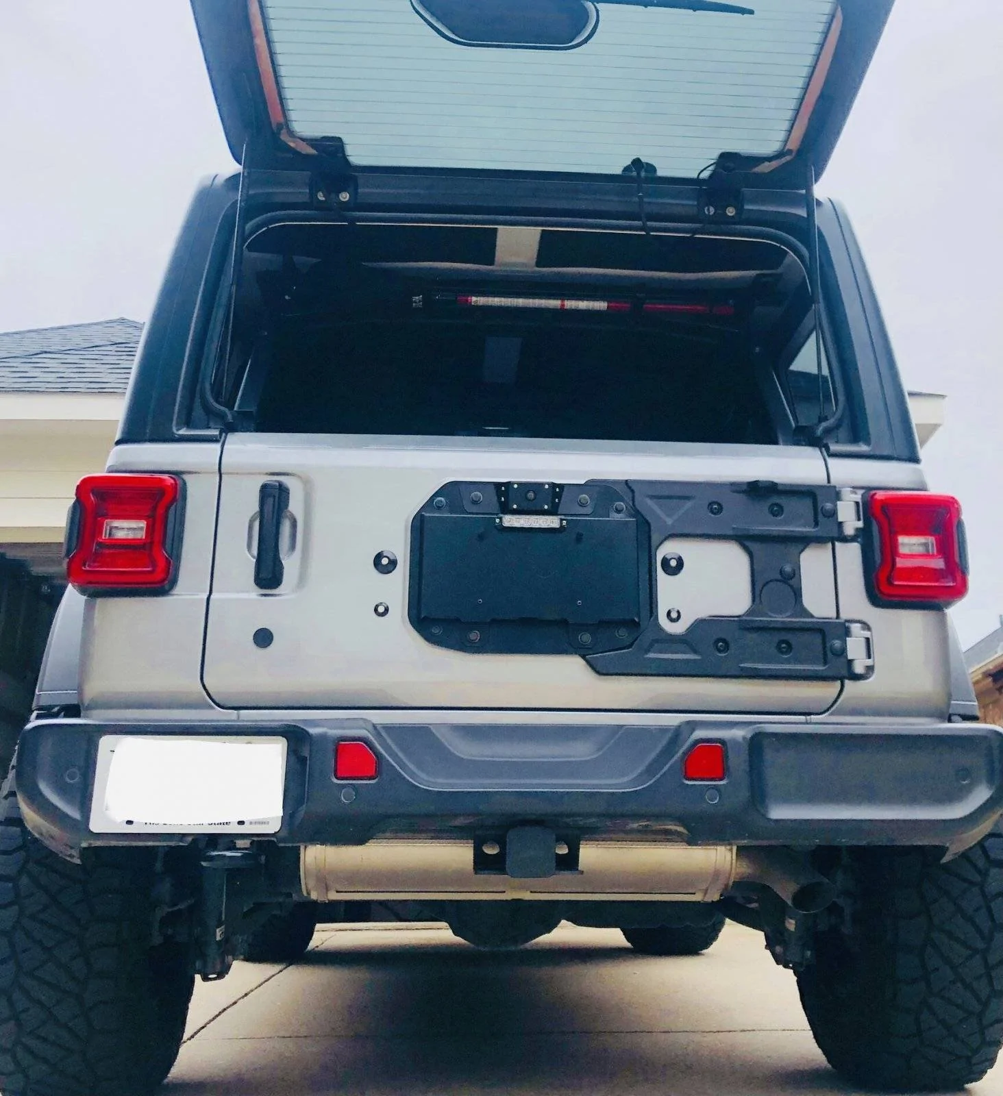 Jeep Wrangler JL Debadging Problem 940D2C1B-A897-4344-9FA4-4FCE289C6C35