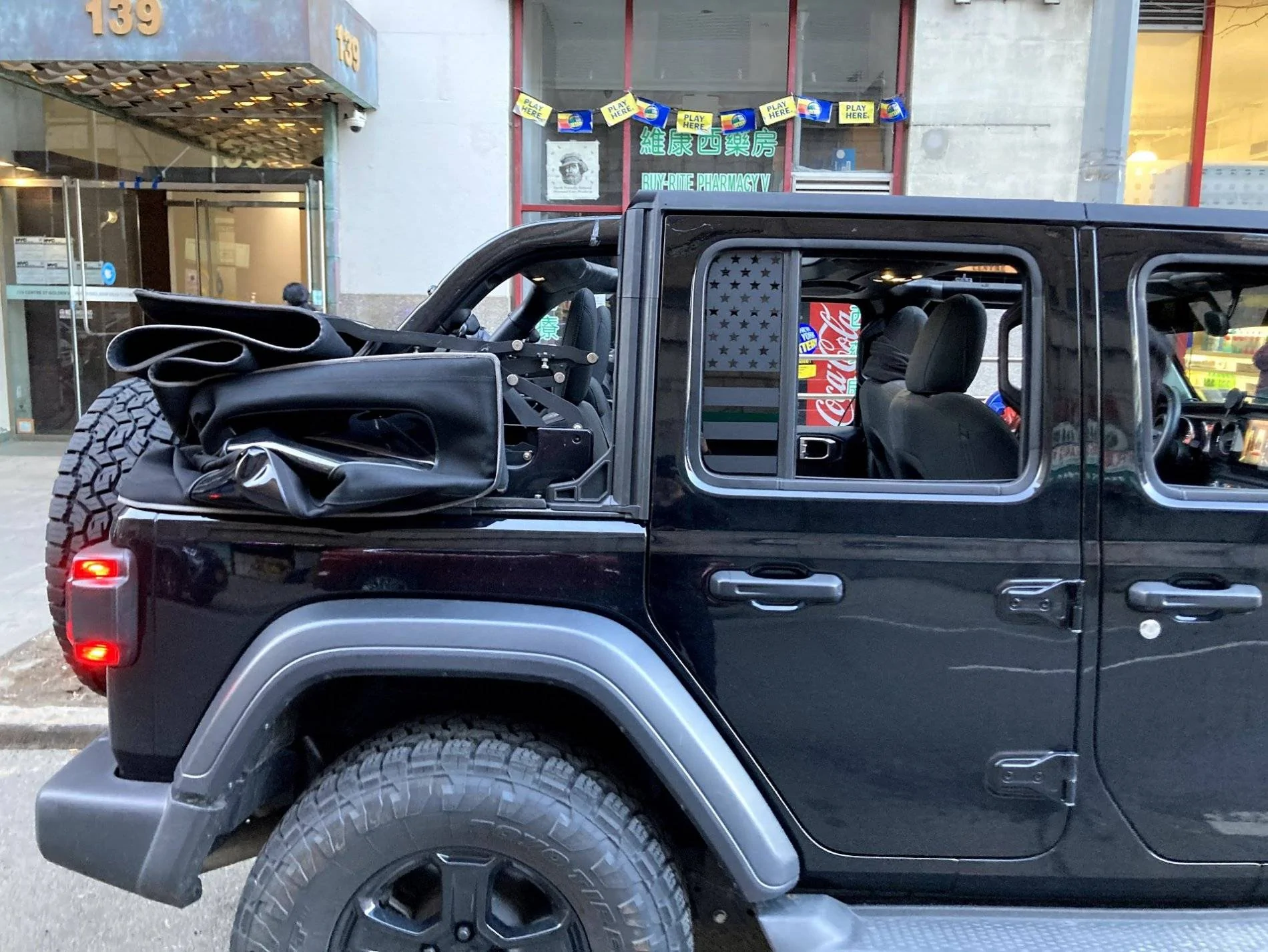 Jeep Wrangler JL I found the perfect Window Flag for soft top users! IMG_3279