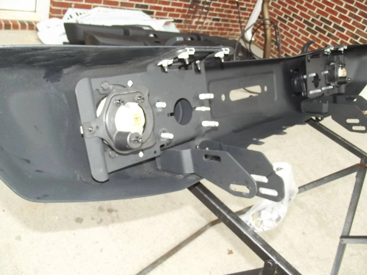 Jeep Wrangler JL Mopar's "Version 2" Steel Front Bumper 01515_8T3tnQRNOaFz_0CI0t2_1200x900