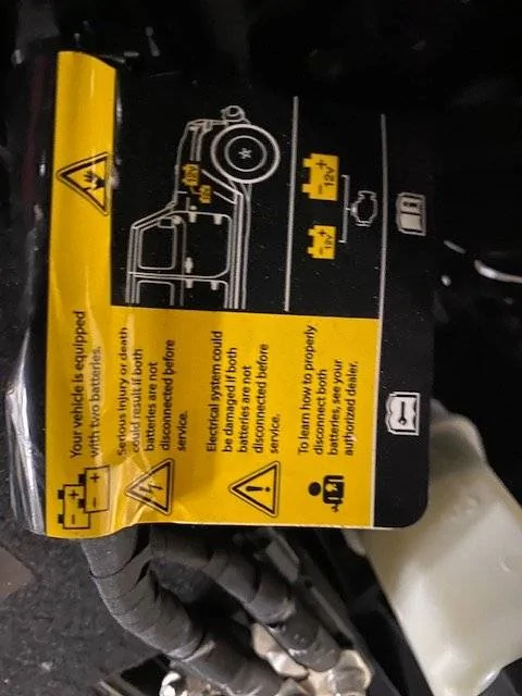 Jeep Wrangler JL 2.0T Only has ONE battery? IMG_0498