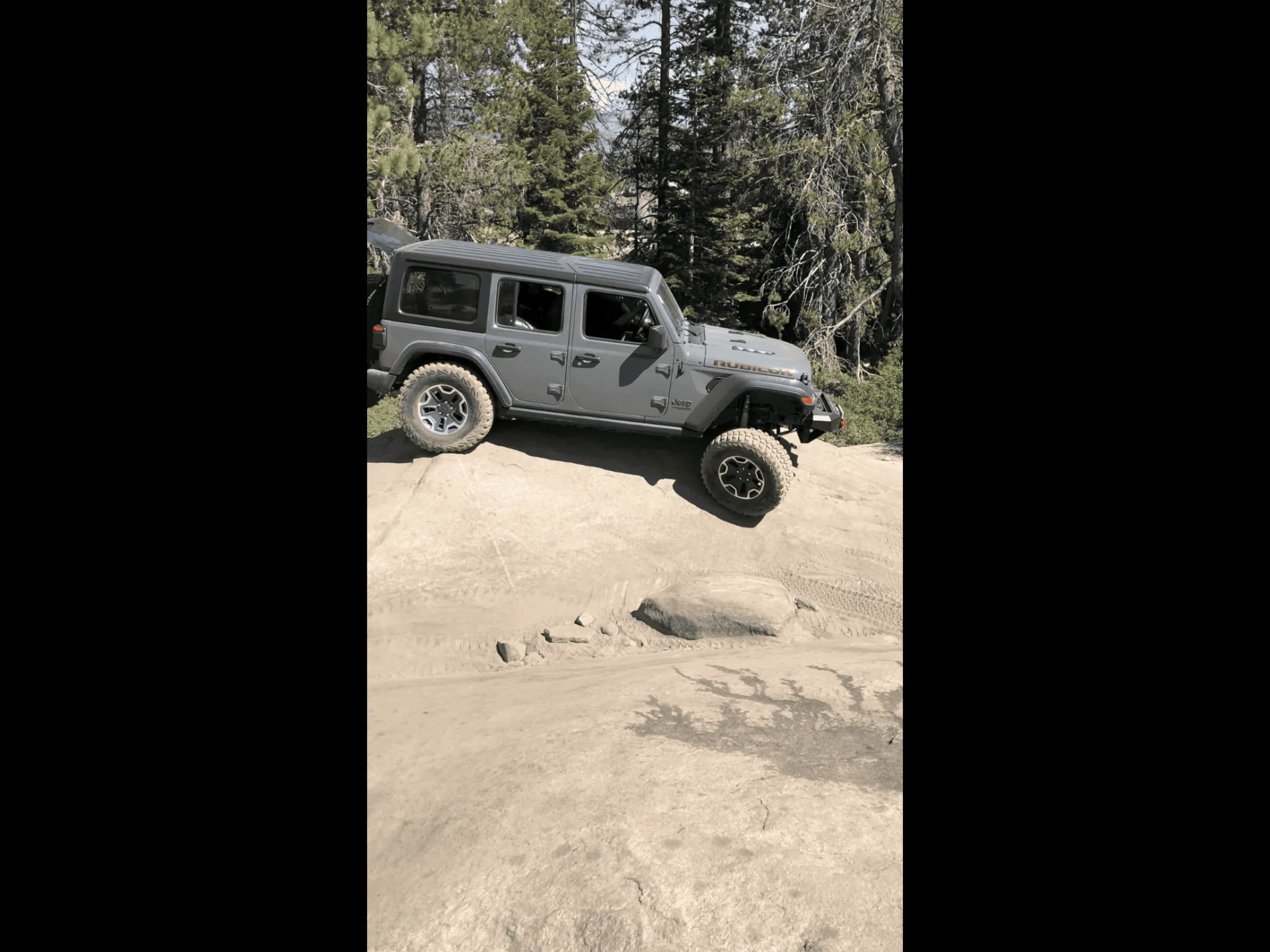 Jeep Wrangler JL Which color to get B9DCB742-0FEA-46A4-946A-B3697F199371