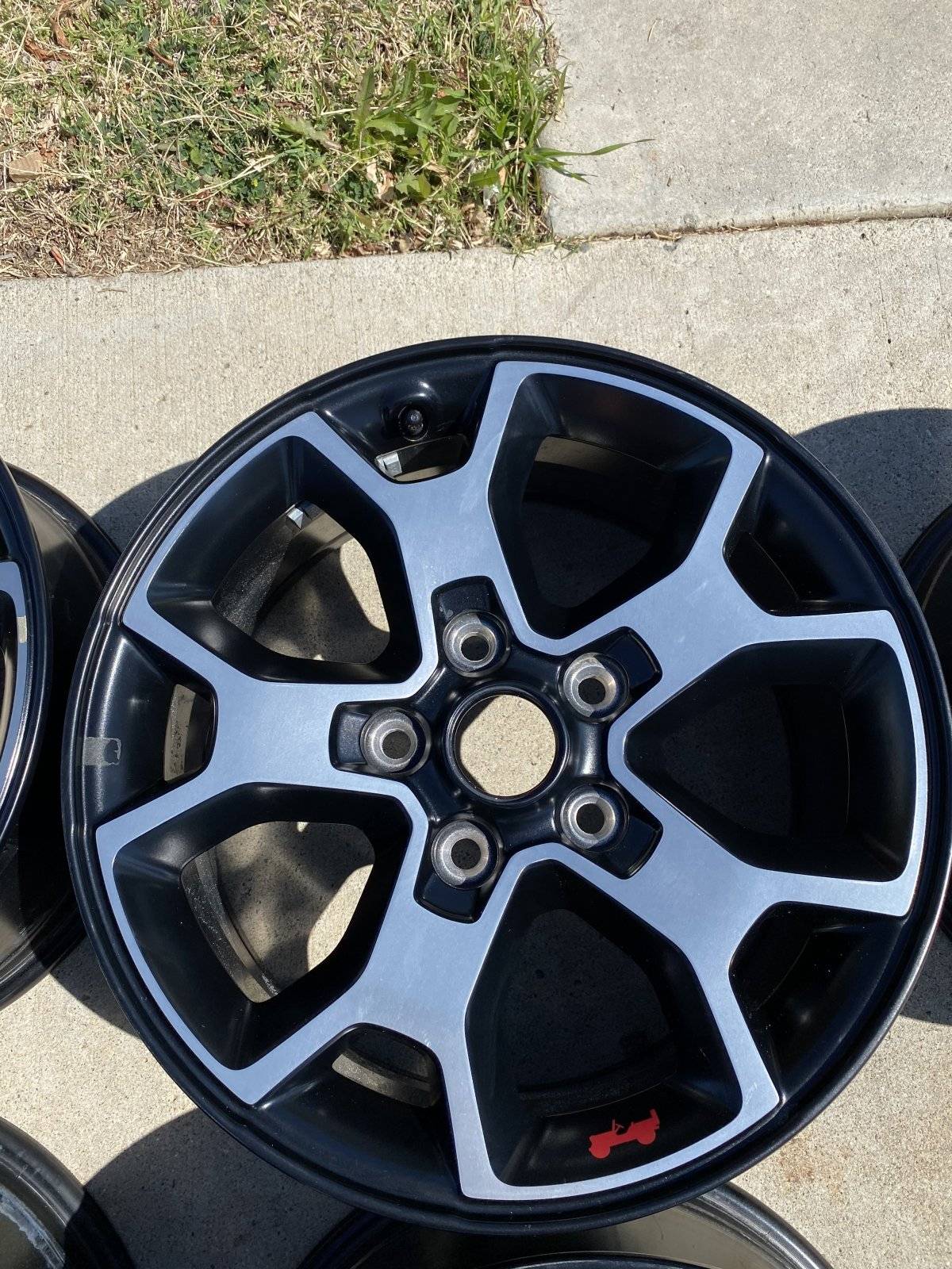 Jeep Wrangler JL SOLD!!CA SoCal rubicon wheels with tpms 5F65C164-E91A-41FA-B79A-CC80CF6F6E91