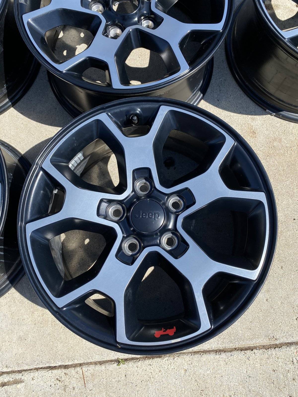 Jeep Wrangler JL SOLD!!CA SoCal rubicon wheels with tpms B3BFE904-8575-43CB-9B05-1EA436A816C7