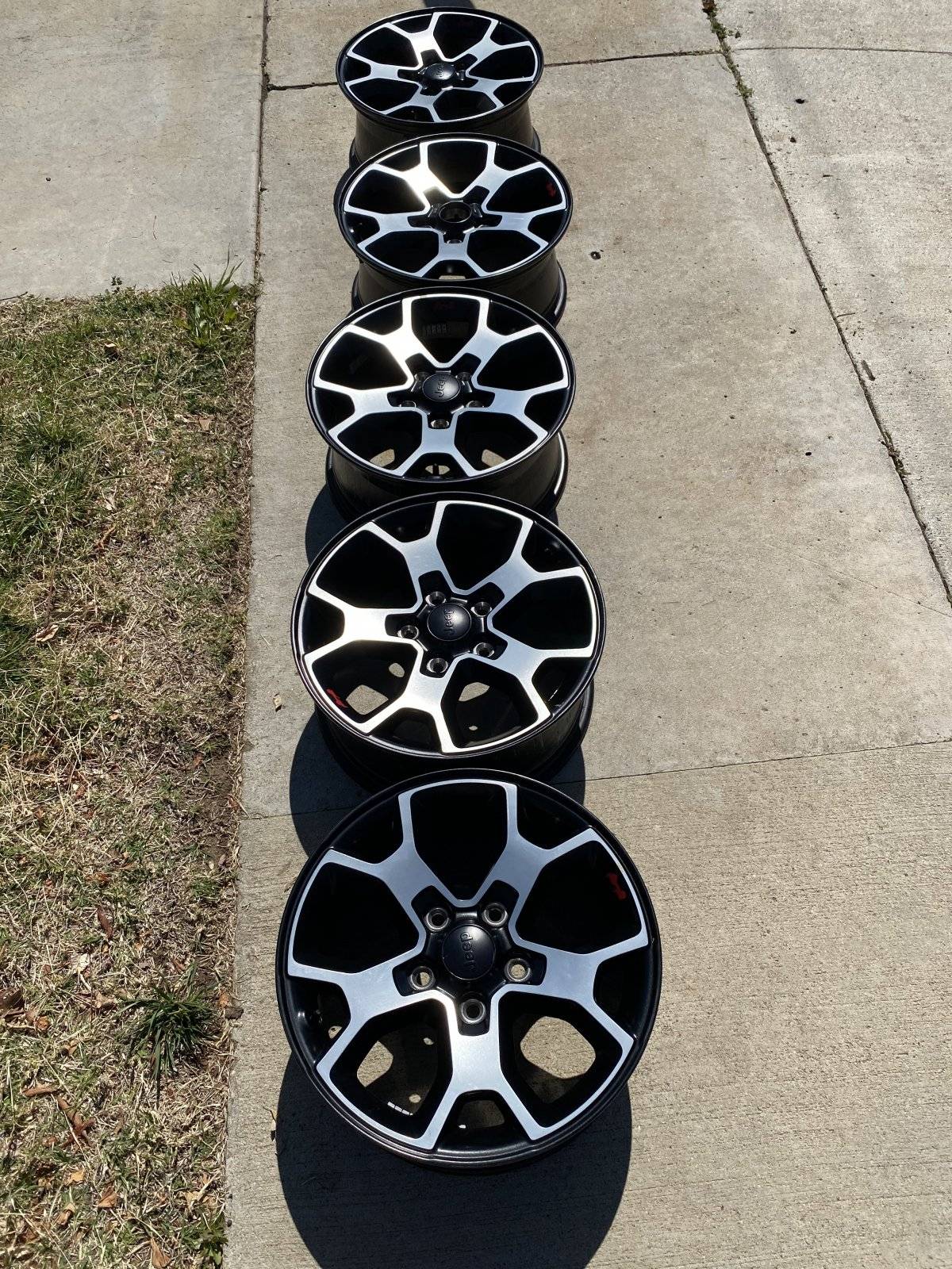 Jeep Wrangler JL SOLD!!CA SoCal rubicon wheels with tpms 88F4C479-9F93-4F63-875F-DE8CB00C9D81