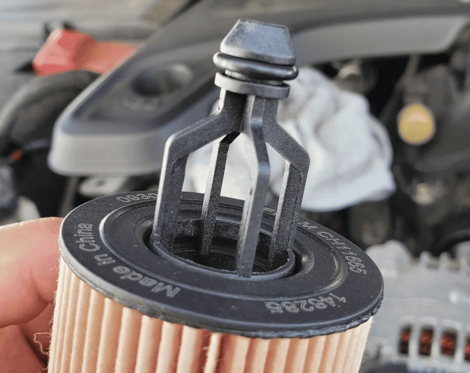 Jeep Wrangler JL Oil filter tip broke off 1615896812739