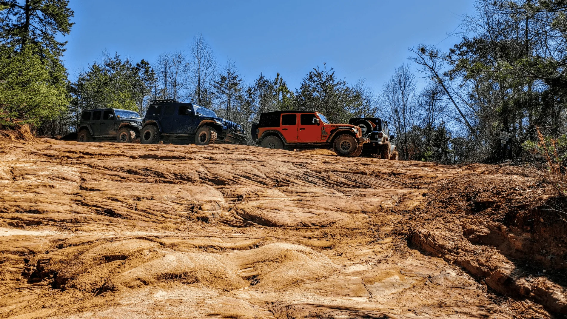 Jeep Wrangler JL 4 JLURs head from Michigan to Alabama and Florida to Wheel. Pick up some more Badges... 1616326105750