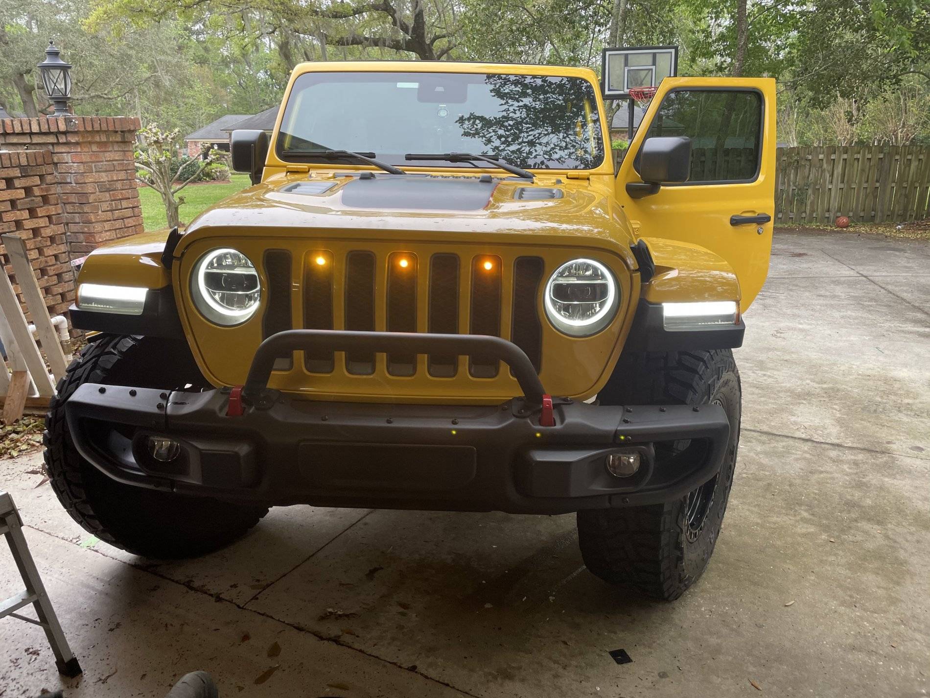 Jeep Wrangler JL JL Grille Lights Installed 36F5F380-4EB1-4BE8-A17D-ABEEE246EEF4
