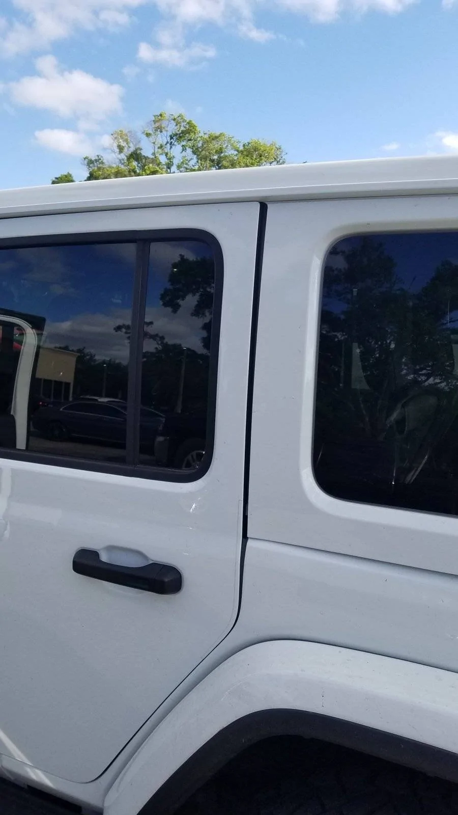 Jeep Wrangler JL Rear End Damage - repairable or total? 20210319_172702