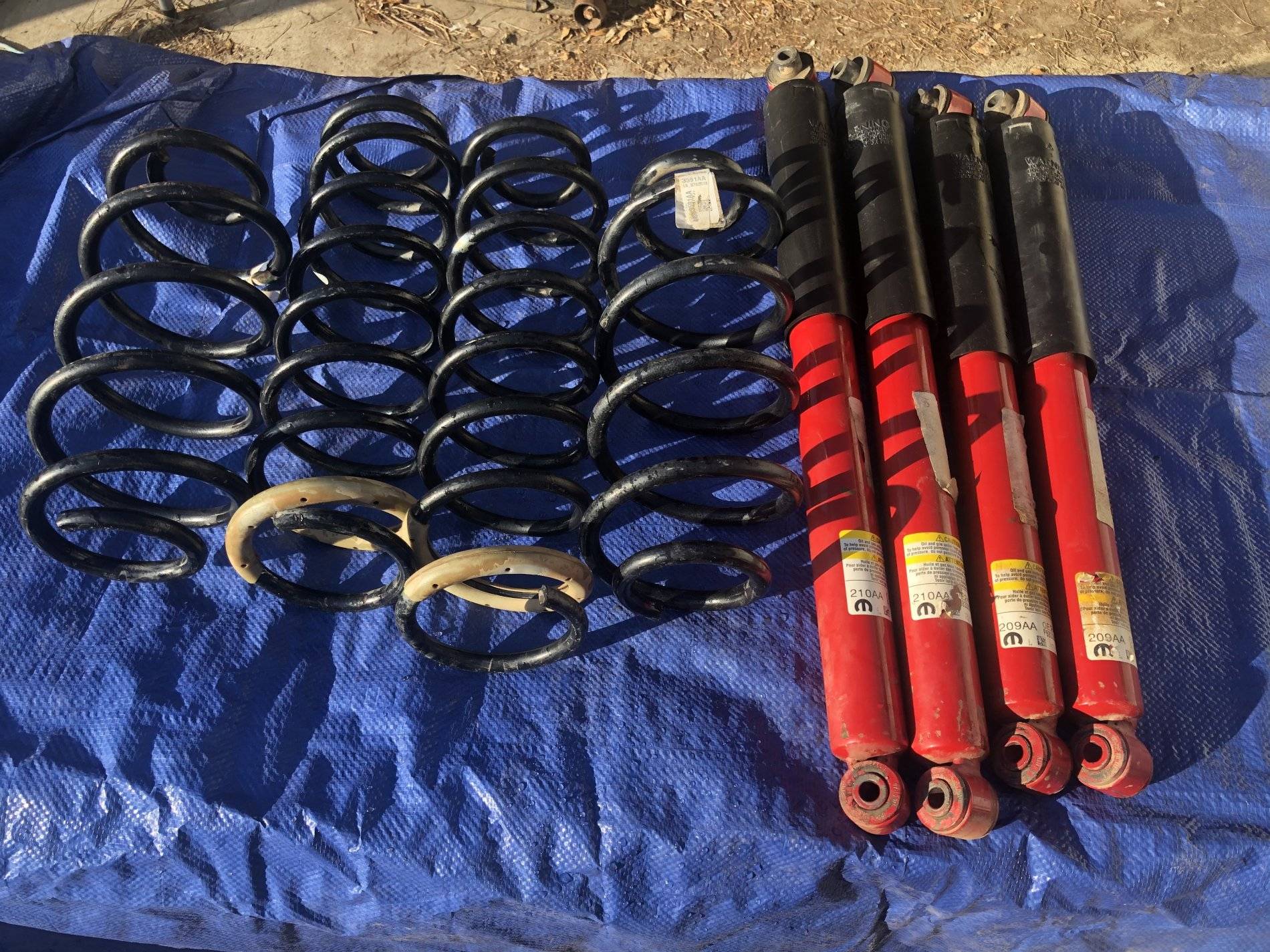 Jeep Wrangler JL Oem Rubicon take off suspension 27A27049-06E5-498A-9B20-64FCED0C3CA8