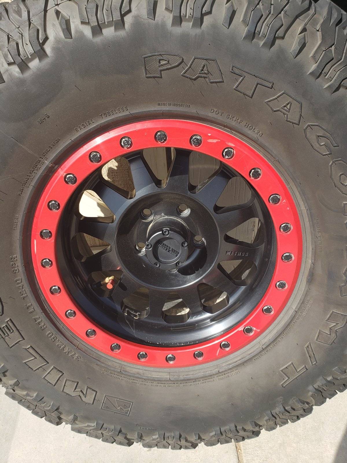 Jeep Wrangler JL Method 101 beadlocks with tires 20210323_145321