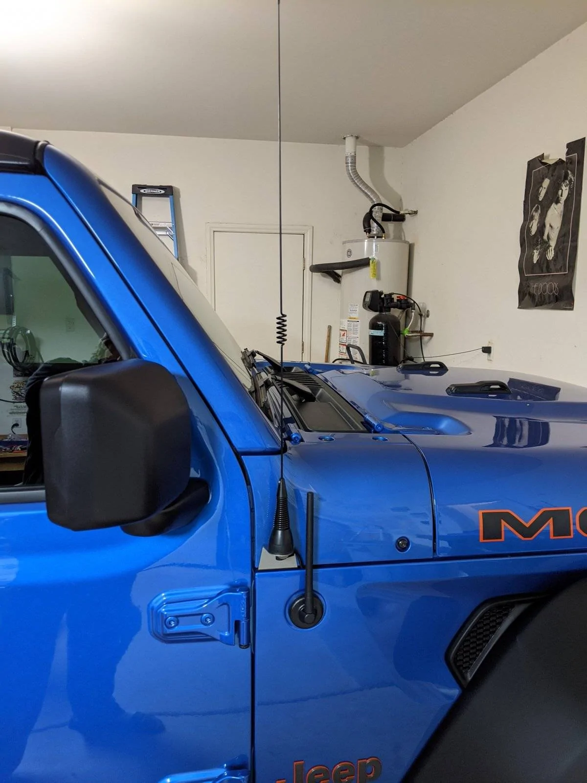 Jeep Wrangler JL GMRS antenna mount RightSide_Ray
