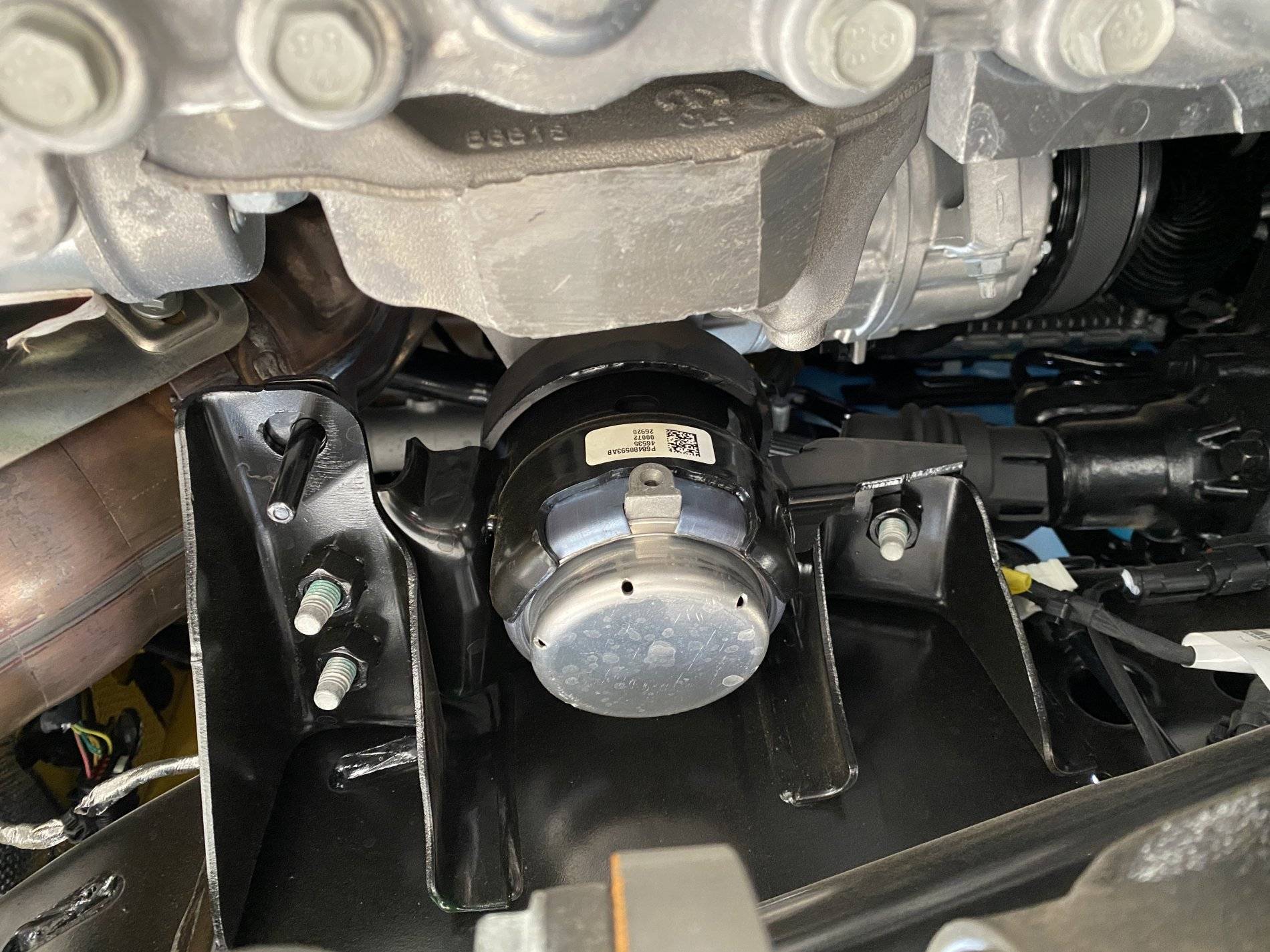 Jeep Wrangler JL Redesigned engine mounts on the 2021 3.6. 9DD1B8E6-DD1C-44E4-A8D6-ACA57E8B49FF