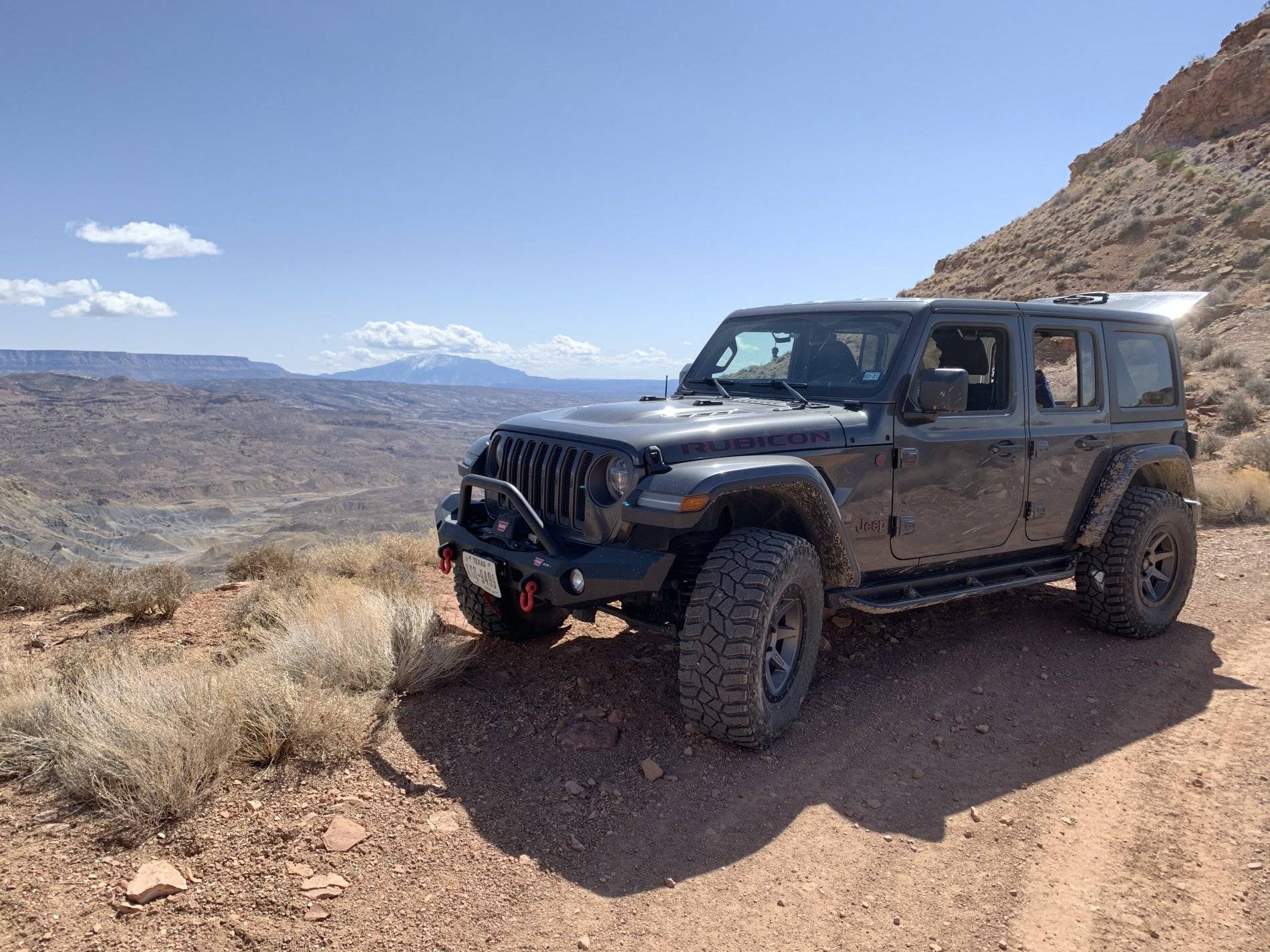 Jeep Wrangler JL Circling Lake Powell 3C7A141F-4CAB-4277-BC5B-0728DACEFEF5