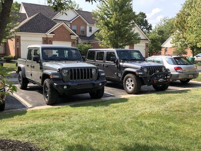 Jeep Wrangler JL Bronco vs Jeep Wrangler mega thread JzSEbkBl