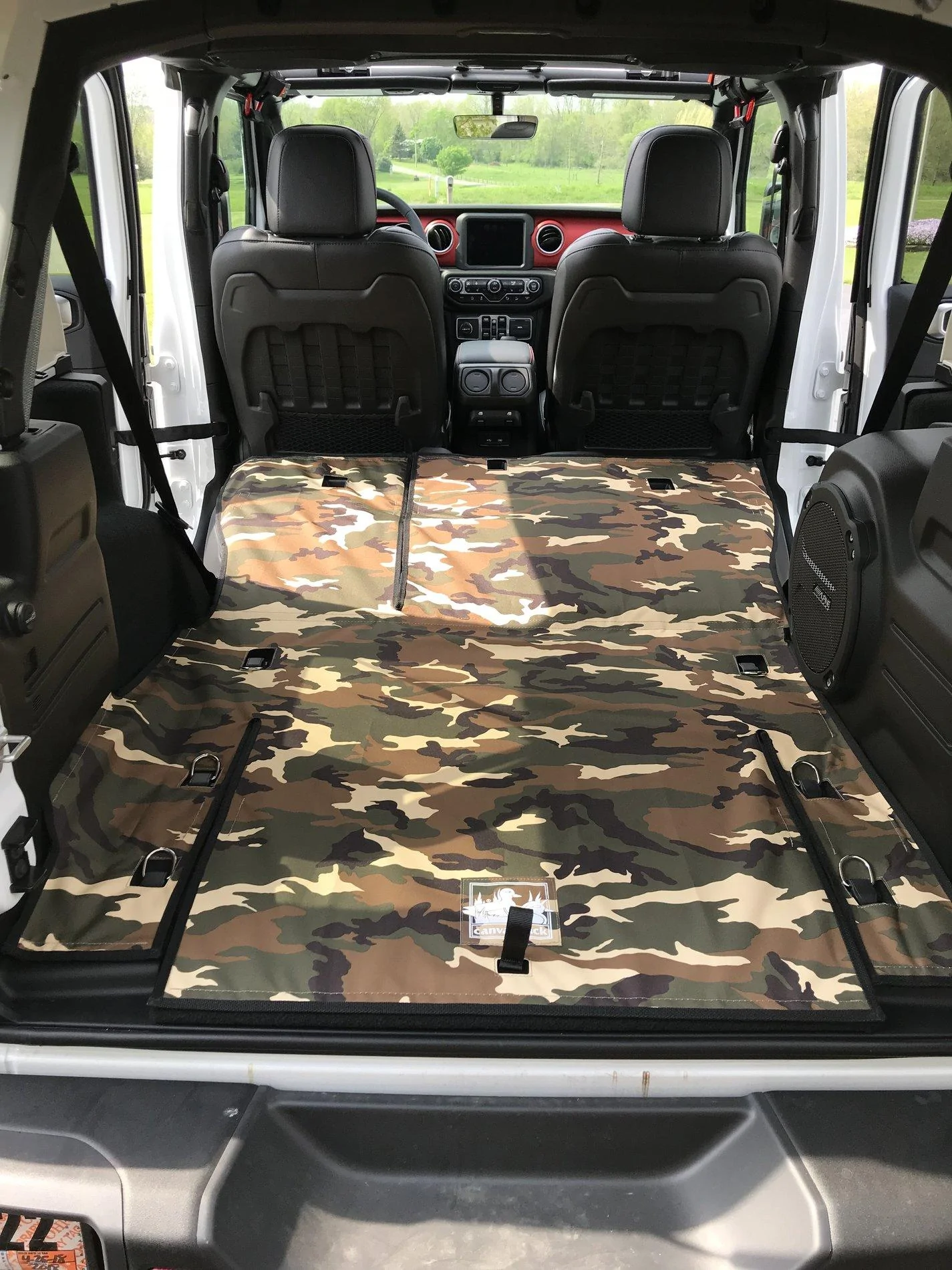 Jeep Wrangler JL Trunk Liner BD3B005E-9F70-4350-B069-12E8BCB6594C
