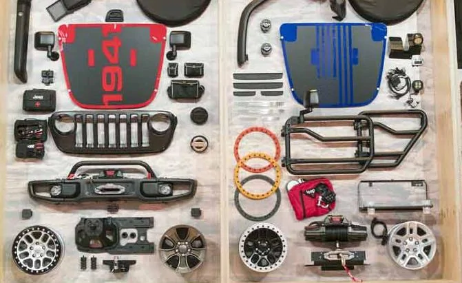 Jeep Wrangler JL How Can We Help? mopar display