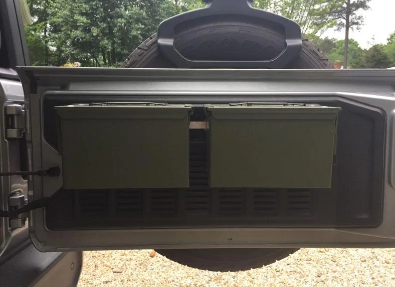 Jeep Wrangler JL DIY Ammo Can Taillgate Storage. IMG_5461