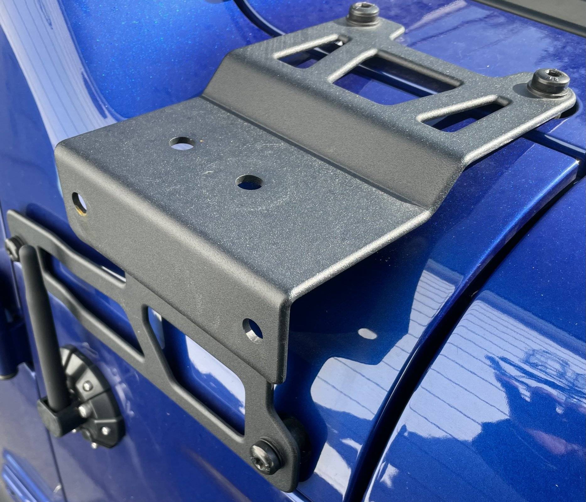 Jeep Wrangler JL Genuine Mopar 82215427AB Mounting Bracket Lower A-Pillar IMG_4781