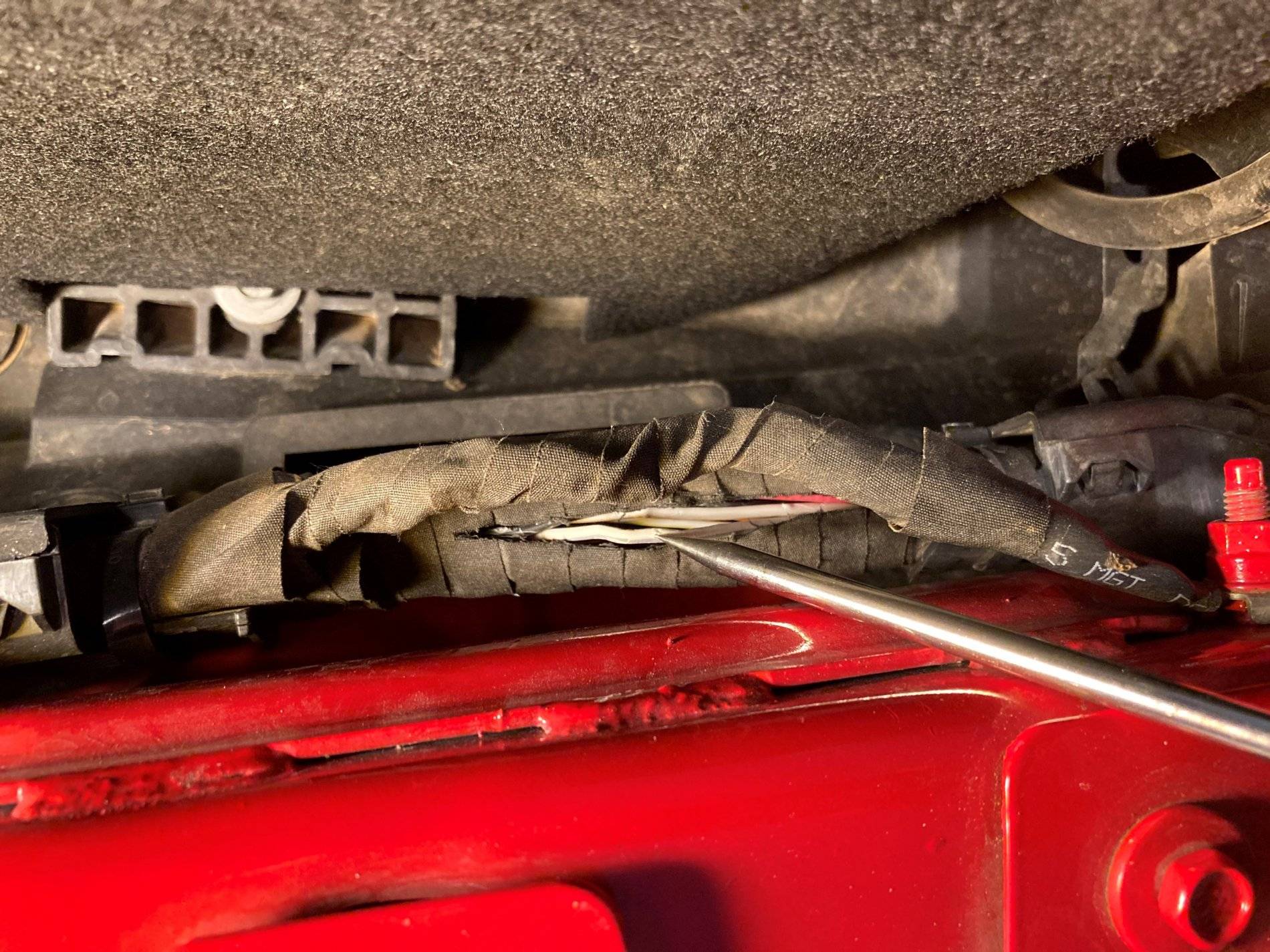Jeep Wrangler JL Headlight high-beam splice point 1
