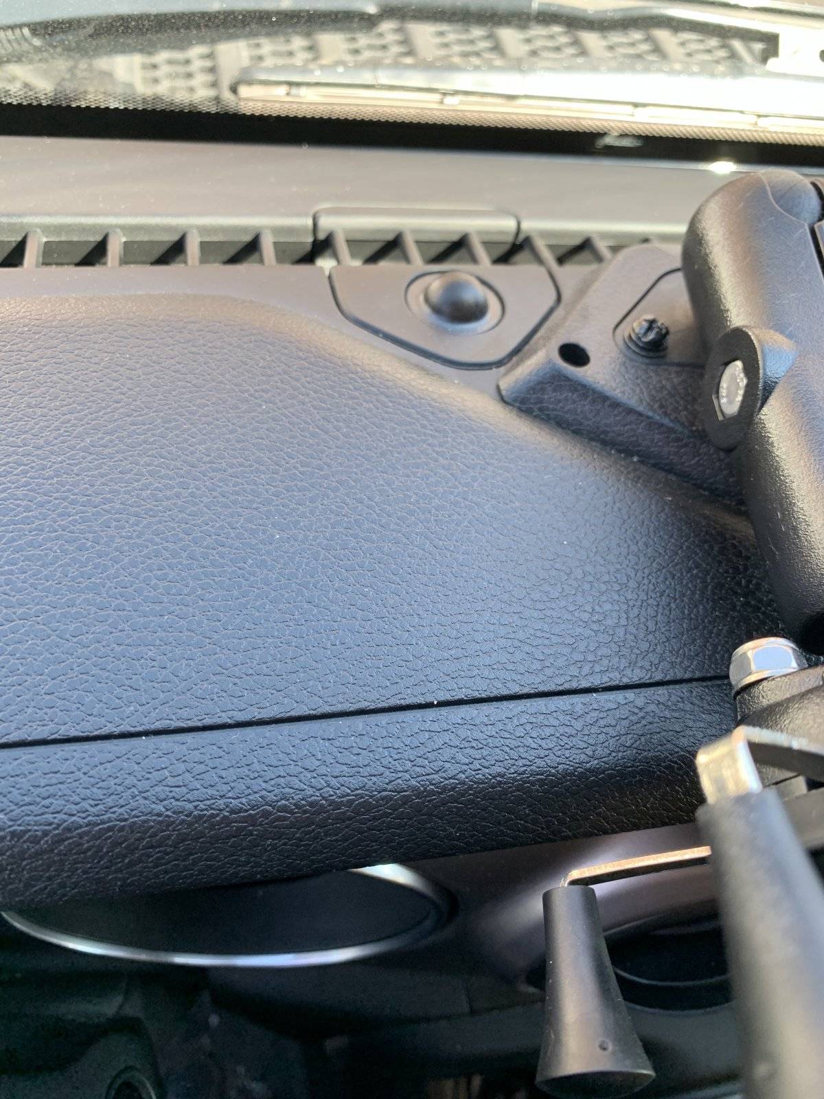 Jeep Wrangler JL Voswitch dashboard phone mount $20 C586160A-10CD-4C86-BF55-2BE195D7DD82