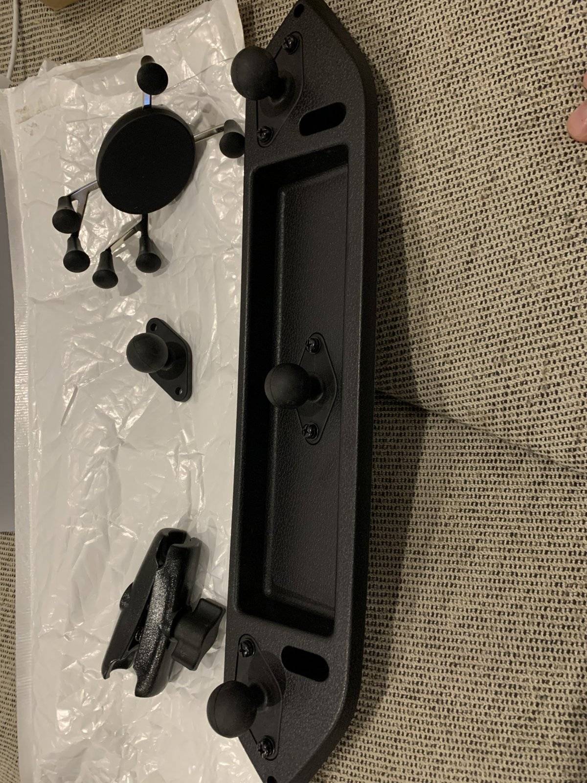 Jeep Wrangler JL Voswitch dashboard phone mount $20 A73FD944-954A-49F6-8C2A-094CFD1CA50E