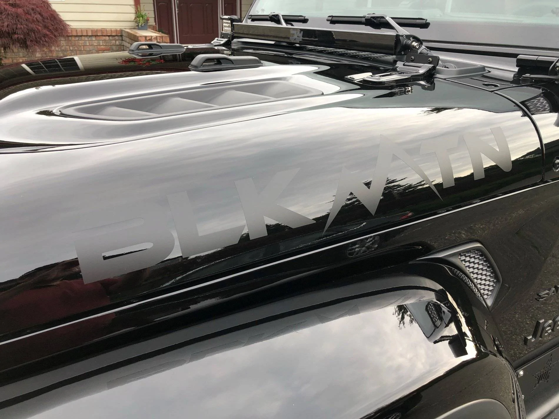 Jeep Wrangler JL Show us your unique hood decals! BLK 3