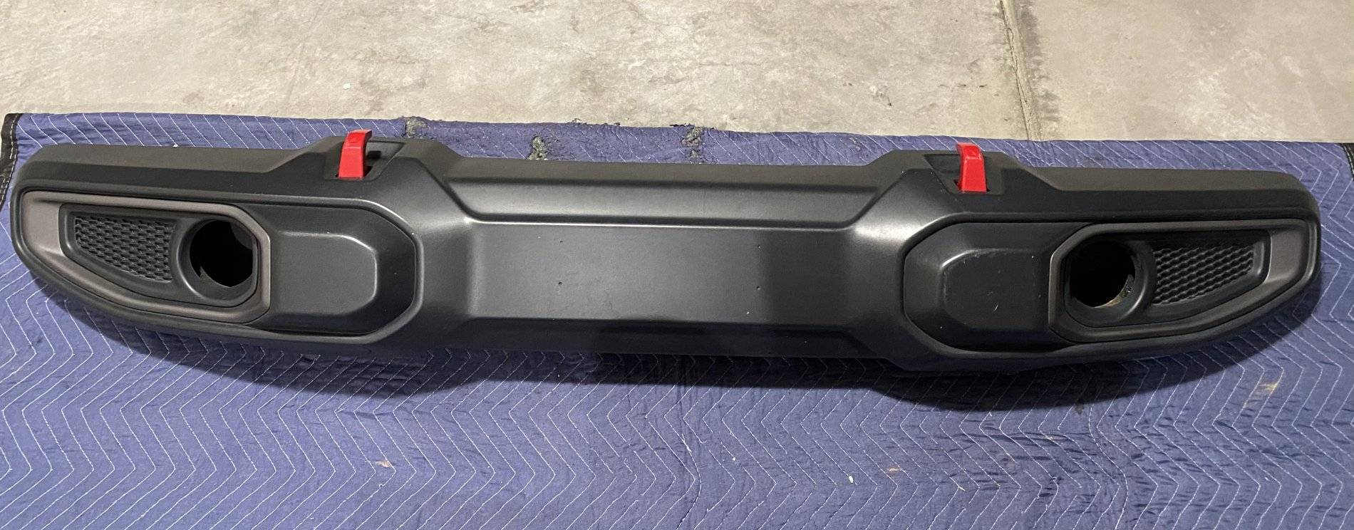 Jeep Wrangler JL Rubicon Plastic Front Bumper 2EE6632B-5B07-4A95-9C10-7FEB7DEB5DD1