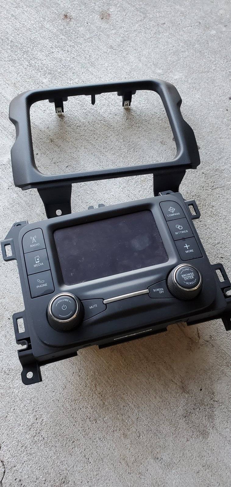 Jeep Wrangler JL 5" Uconnect stereo $100 20210408_080233