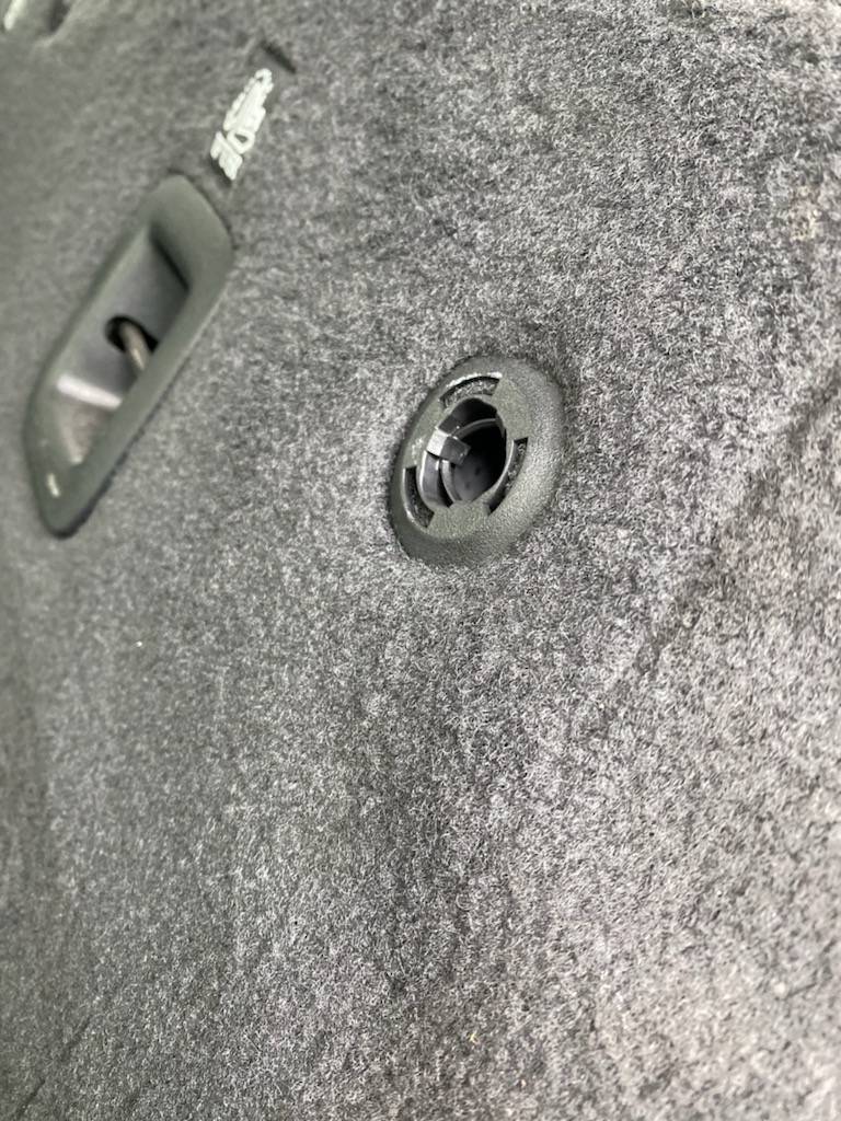 Jeep Wrangler JL Does anyone know the part number for this? 6815 (1)