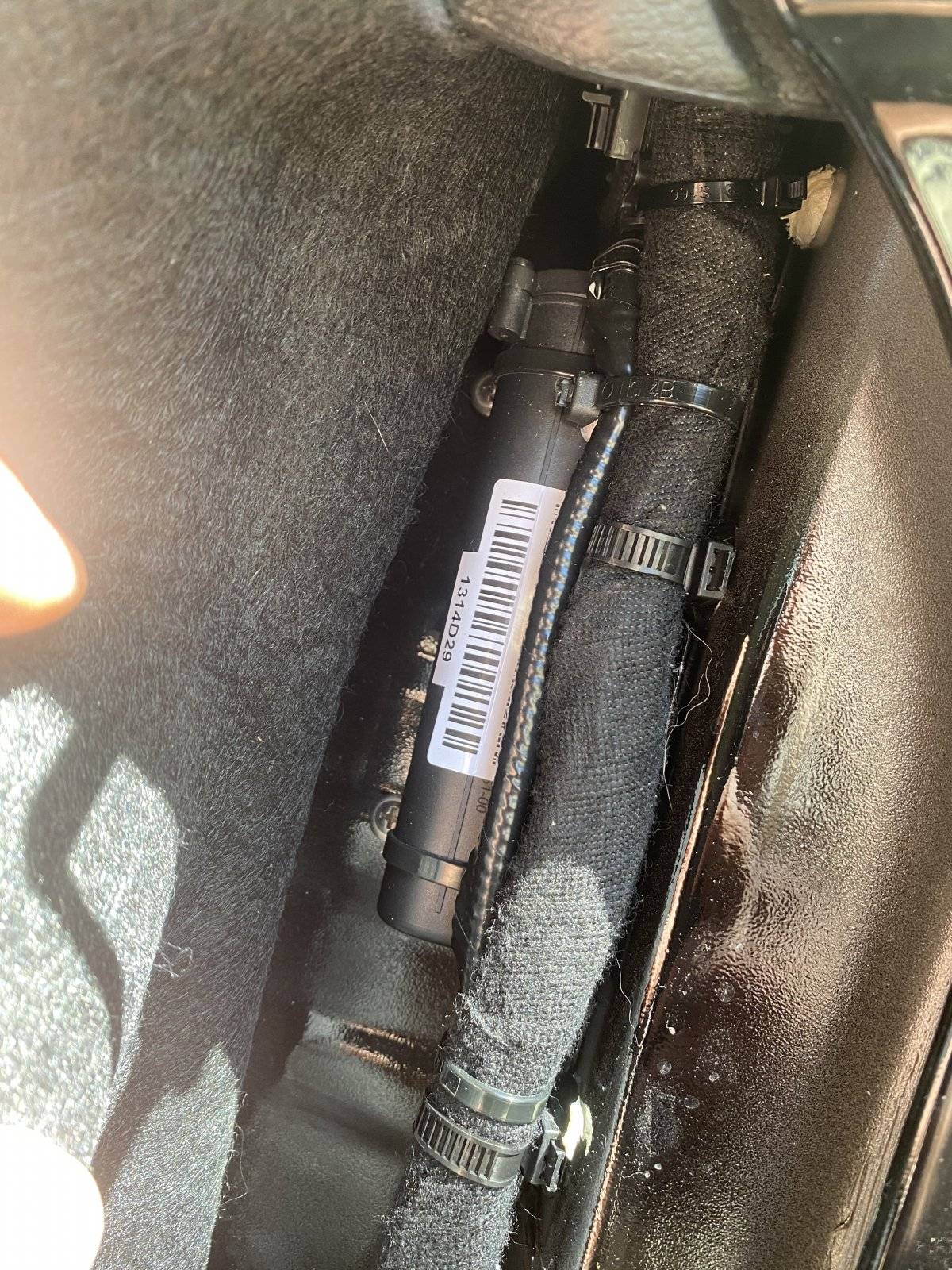 Jeep Wrangler JL Anyone else have this under their dash? C8B9D3A5-60A5-4129-92FF-D4F5C4A08BC4