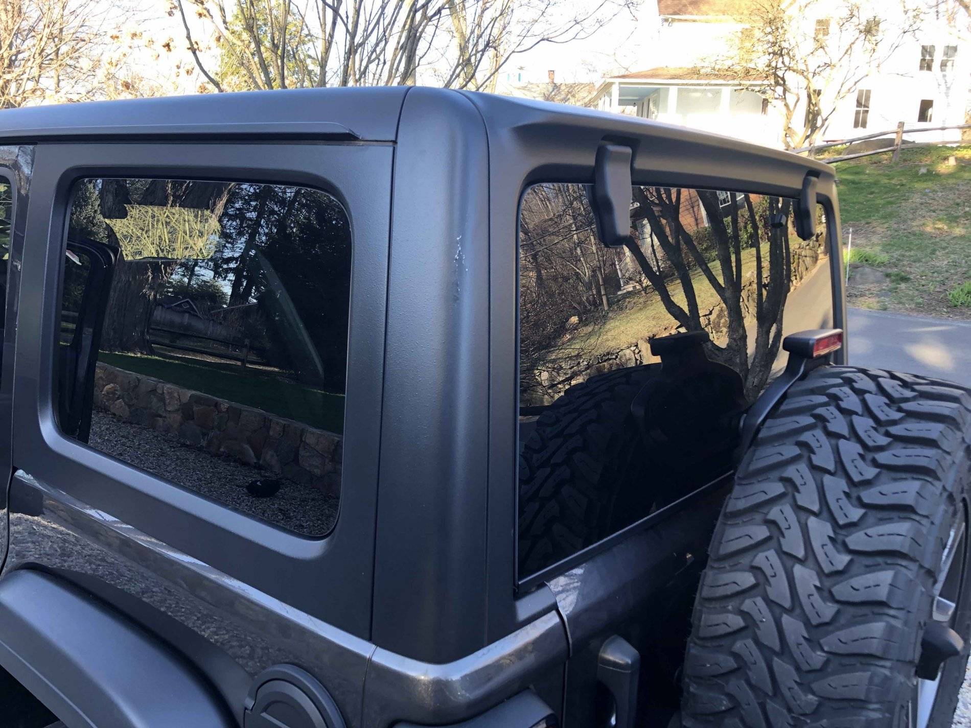 Jeep Wrangler JL Hardtop Mystery Crack IMG_0508